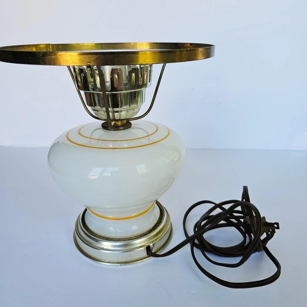 Vintage GWTW Hurricane Parlor Lamp Milk Glass Yellow Daisies Flowers Gold 1560